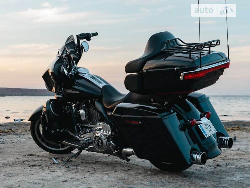 Мотоцикл Классик Harley-Davidson FLHX Street Glide