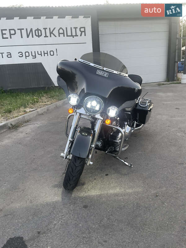 Мотоцикл Туризм Harley-Davidson FLHX Street Glide
