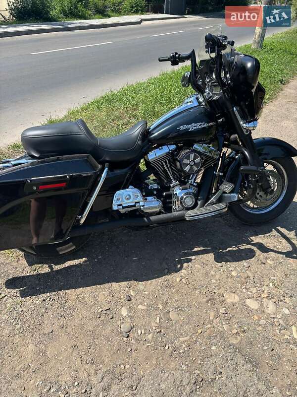 Мотоцикл Круизер Harley-Davidson FLHX Street Glide