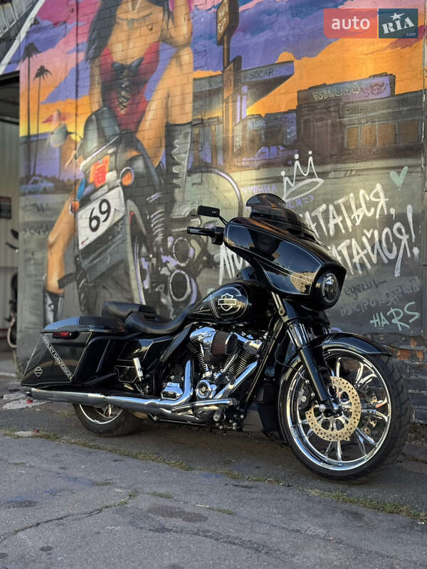 Harley-Davidson FLHX Street Glide