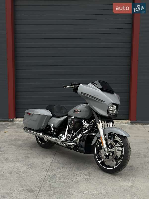 Мото Harley-Davidson FLHX