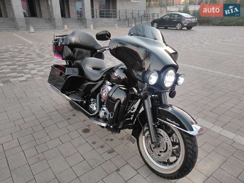 Мотоцикл Круізер Harley-Davidson FLHX