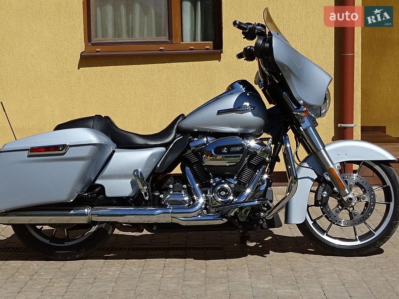Мотоцикл Круізер Harley-Davidson FLHX