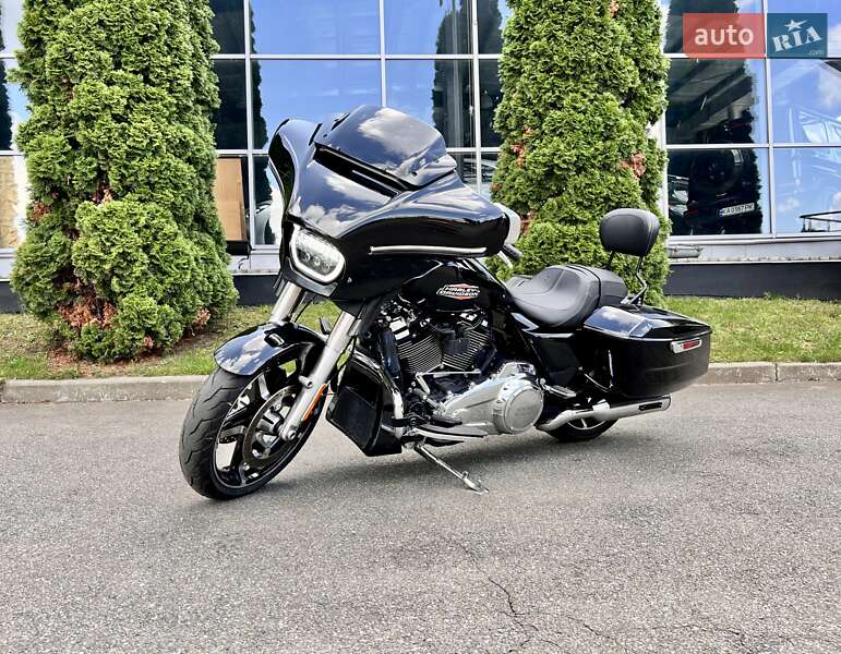 Harley-Davidson FLHXS