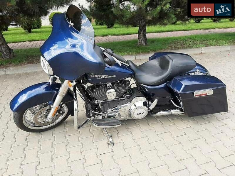 Harley-Davidson FLHXS