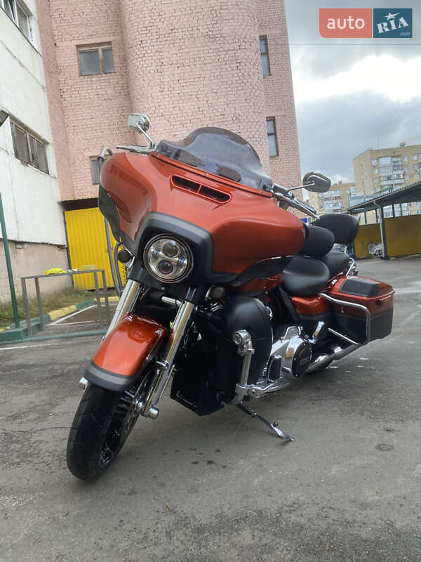 Мотоцикл Круізер Harley-Davidson FLHXSE