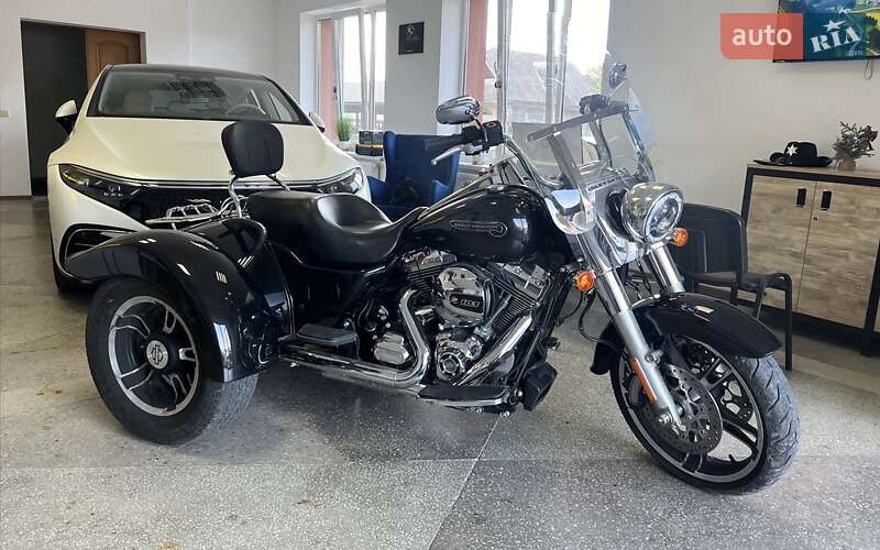 Трайк Harley-Davidson FLRT 2015 в Коломиї фото Трайк Harley-Davidson FLRT 2015 в Коломиї