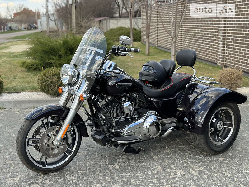 Мотоцикл Туризм Harley-Davidson FLRT