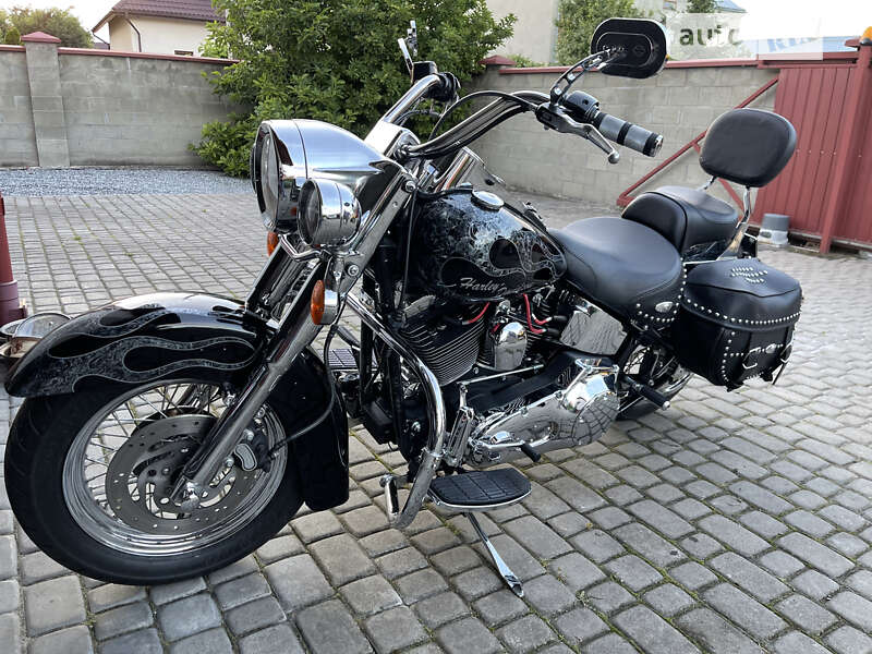 Мотоцикл Круизер Harley-Davidson FLSTC