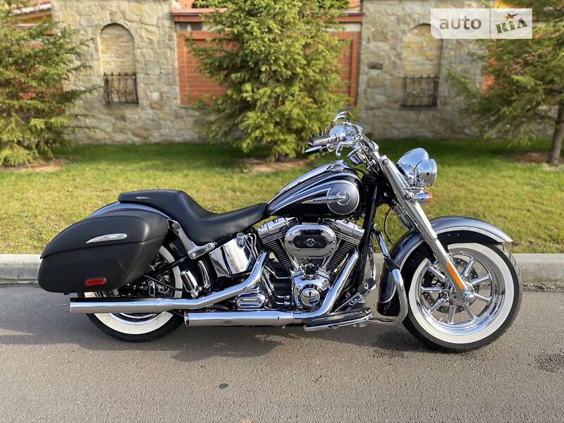 Harley-Davidson FLSTN Softail Deluxe