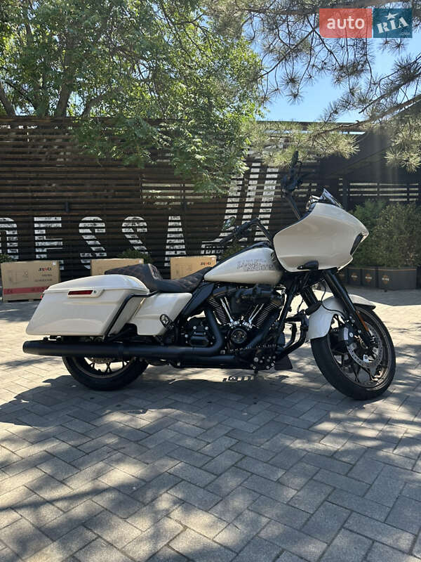 Мотоцикл Круизер Harley-Davidson FLTRX Road Glide