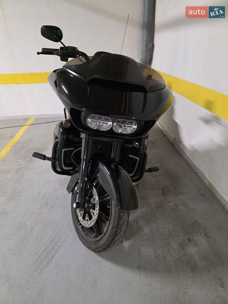 Мотоцикл Туризм Harley-Davidson FLTRX Road Glide