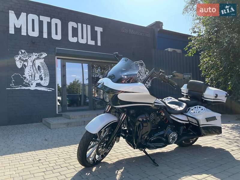 Мотоцикл Кастом Harley-Davidson FLTRXS