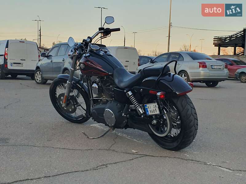 Мото Harley-Davidson FXDWG