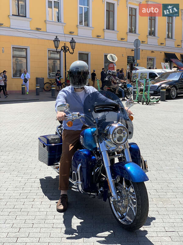 Мотоцикл Классік Harley-Davidson Road King