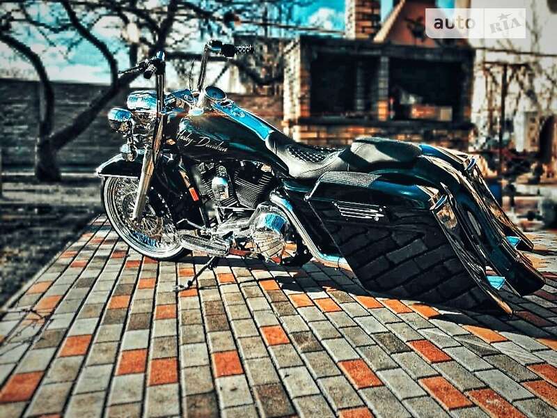 Мотоцикл Кастом Harley-Davidson Road King