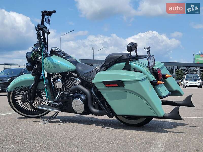 Мотоцикл Кастом Harley-Davidson Softail Deluxe