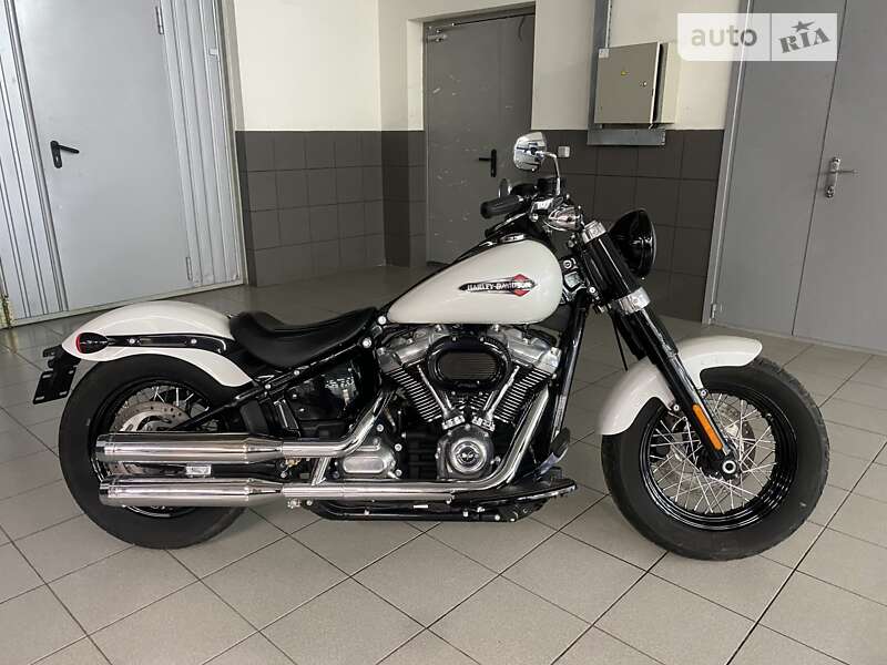 Harley-Davidson Softail Slim FLS