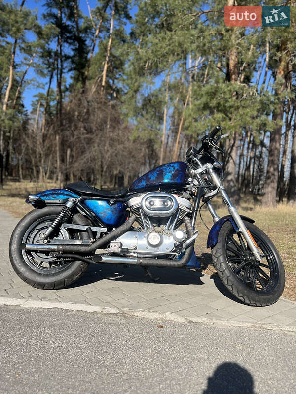 Harley-Davidson Sportster Iron XL 883