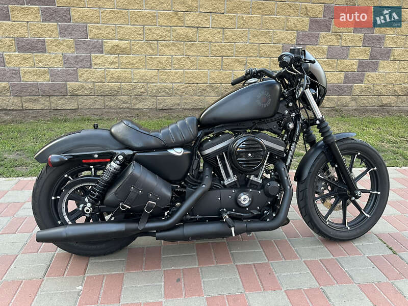 Мото Harley-Davidson Sportster Iron XL 883