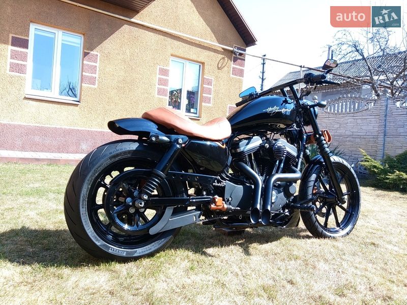 Боббер Harley-Davidson Sportster Iron XL 883