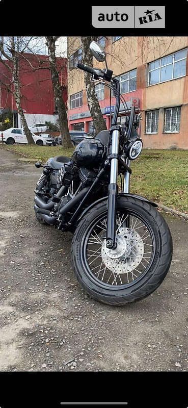 Мотоцикл Кастом Harley-Davidson Street Bob