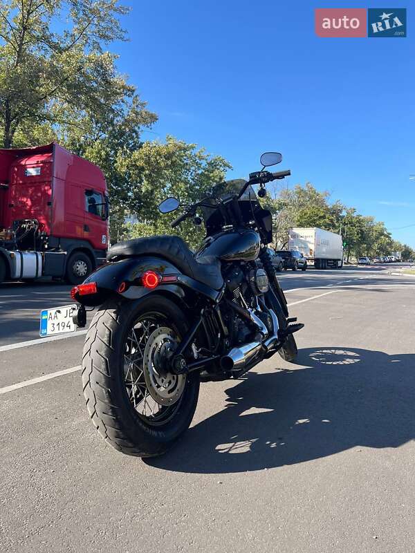 Мотоцикл Круізер Harley-Davidson Street Bob