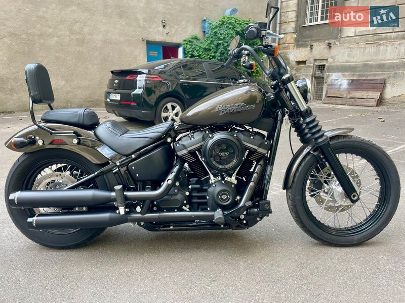 Мотоцикл Чоппер Harley-Davidson Street Bob