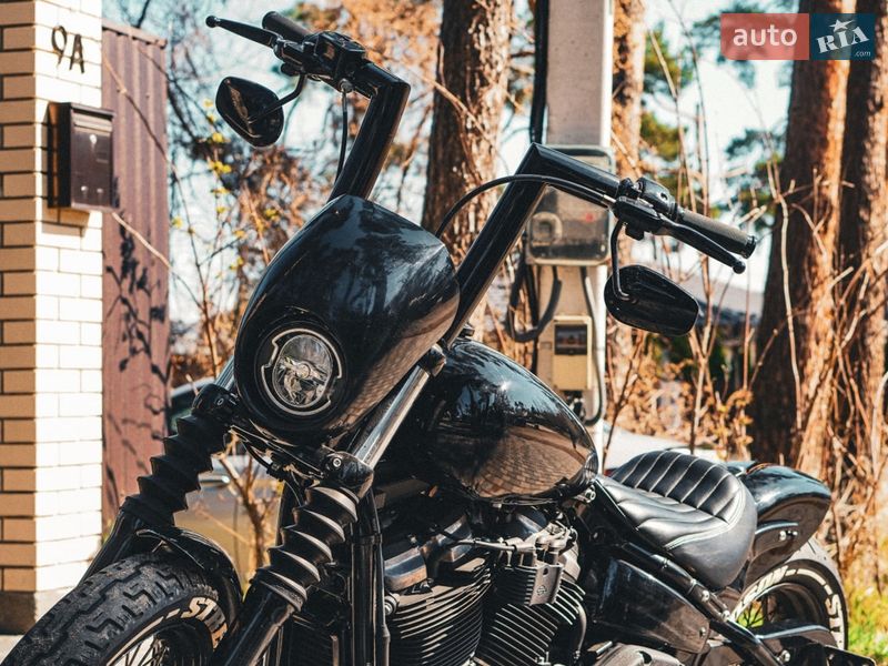 Боббер Harley-Davidson Street Bob