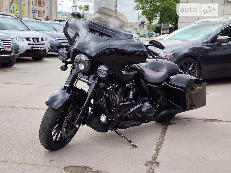 Мотоцикл Круизер Harley-Davidson Street Glide