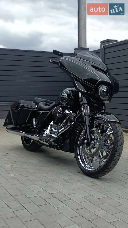 Мотоцикл Круизер Harley-Davidson Street Glide