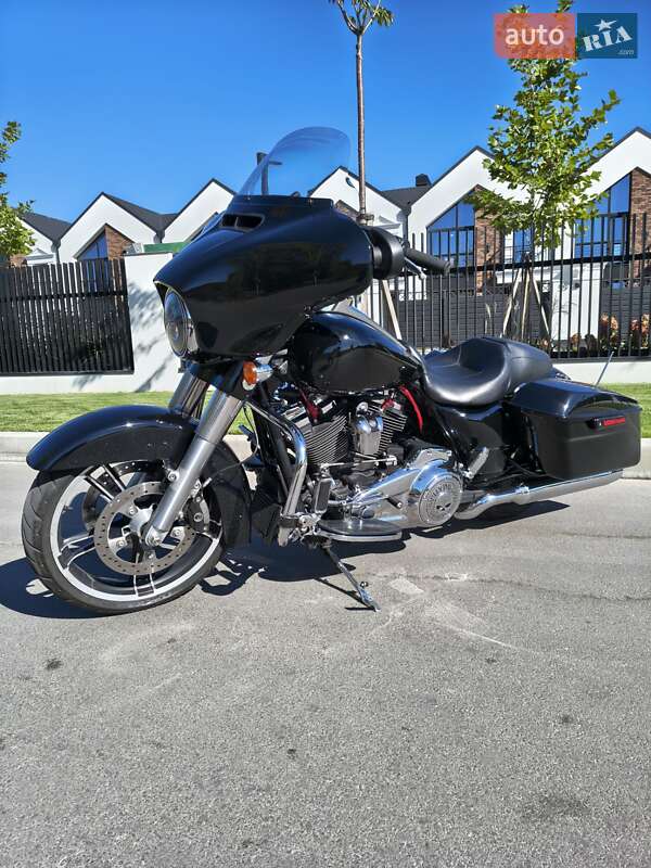Мотоцикл Туризм Harley-Davidson Street Glide