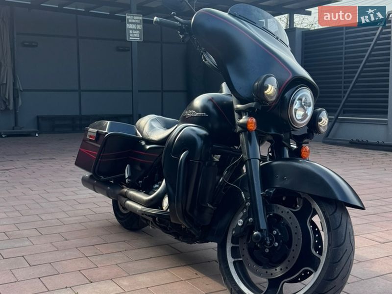 Мотоцикл Чоппер Harley-Davidson Street Glide