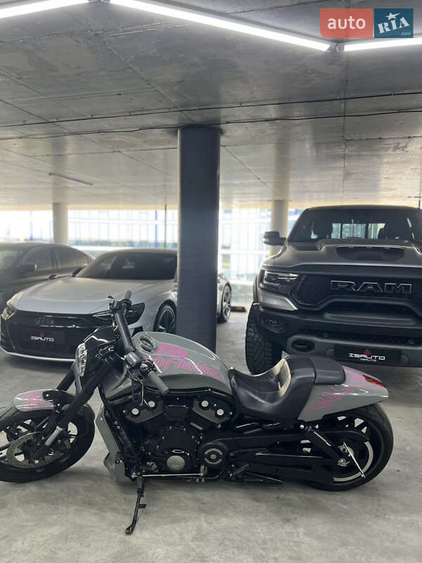 Мото Harley-Davidson VRSCD Night Rod