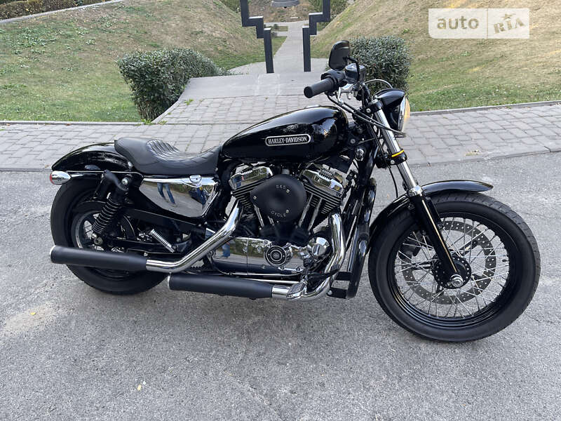 Мотоцикл Кастом Harley-Davidson XL 1200C