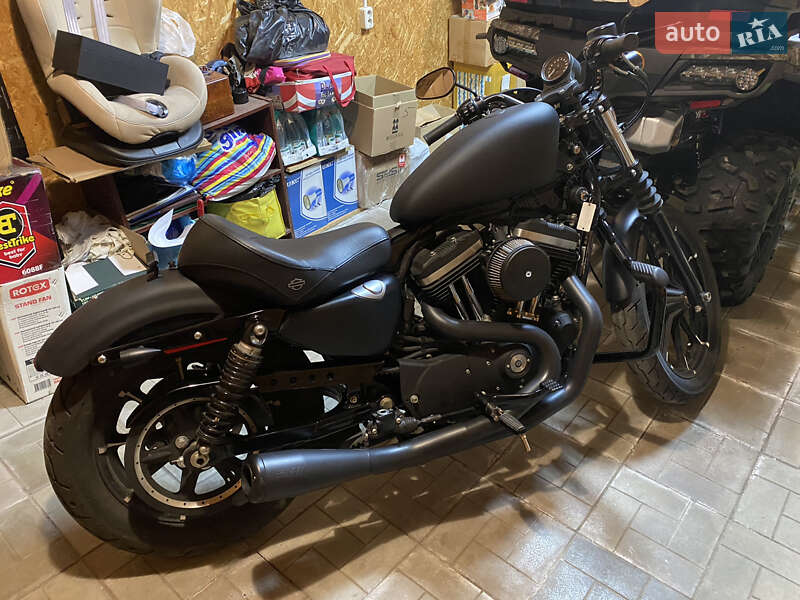 Мотоцикл Чоппер Harley-Davidson XL 883N