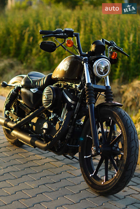 Мотоцикл Чоппер Harley-Davidson XL 883N