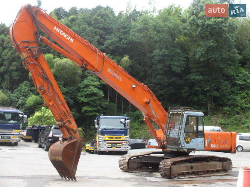 Гусеничный экскаватор Hitachi EX 220LC-3