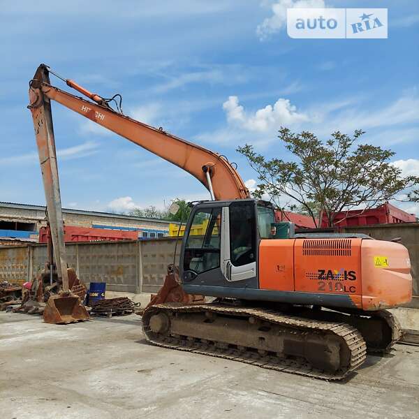 Гусеничный экскаватор Hitachi ZX 200LC-3