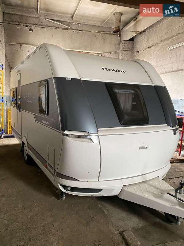 Дом на колесах Hobby 460