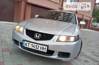 Honda Accord  2004