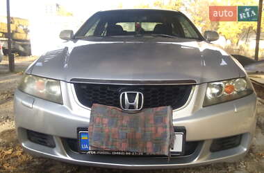 Honda Accord  2004