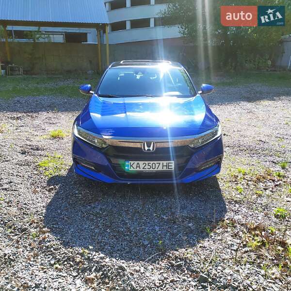 Седан Honda Accord