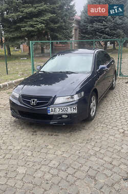 Honda Accord  2004