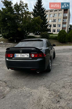 Honda Accord  2004
