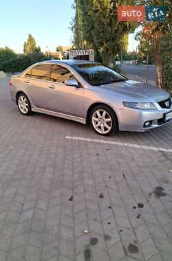 Honda Accord  2004