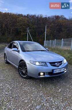 Honda Accord  2004