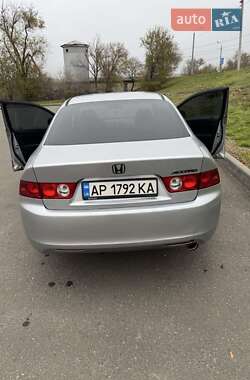 Honda Accord  2004