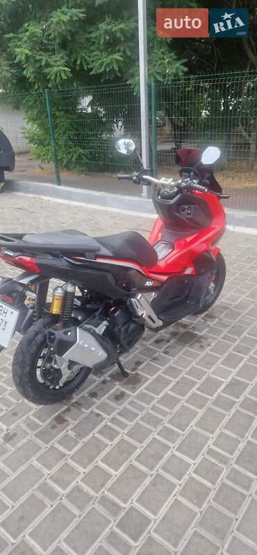 Honda ADV 150