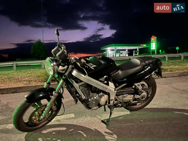 Мотоцикл Классик Honda Bros 400